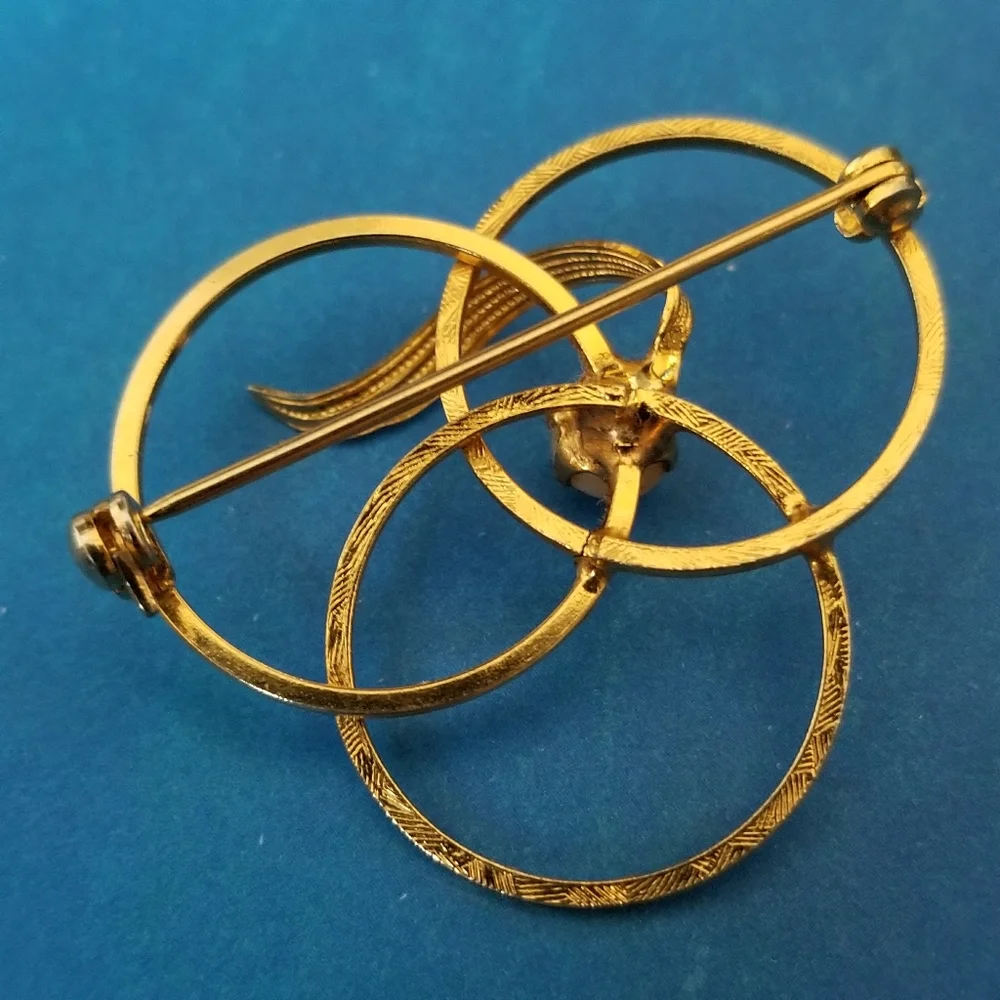 Vintage brooch real pearl circle brooch gold tone pearlcore fall autumn pin